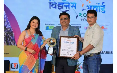 Mr. Premchand Mittal Ji and Mr. Bhagwandas Agarwal Ji of Dwarika Nagri (Shri Balaji Landmarks) Honored as Maharashtra’s Leading Real Estate and Construction Leaders at Maharashtra Business Awards 2025