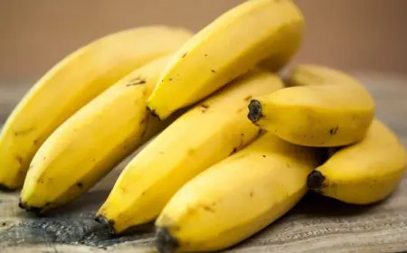 Banana Peels Can Boost Skin, Hair And Weight Loss; Here's Why You Shouldn't Throw Them Away