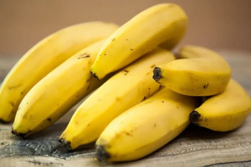 Banana Peels Can Boost Skin, Hair And Weight Loss; Here's Why You Shouldn't Throw Them Away
