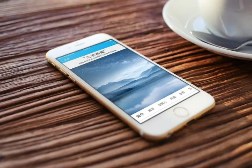 Digital Declutter: How Your Devices Are Quietly Affecting Your Body And Brain