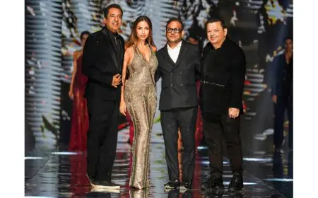 Malaika Arora Walks at Race2Win Foundation’s Deccan Derby 2025 for Rohit Gandhi + Rahul Khanna