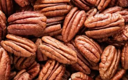 Post-Festive Detox: Reboot Your System With Pecan-Powered Smoothies, Bowls And Salads