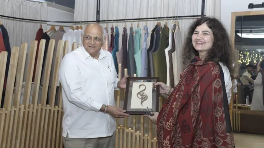 Gandhi Jayanti: Chief Minister Shri Bhupendra Patel Promotes Khadi by Making Purchases in Ahmedabad at OM khadi