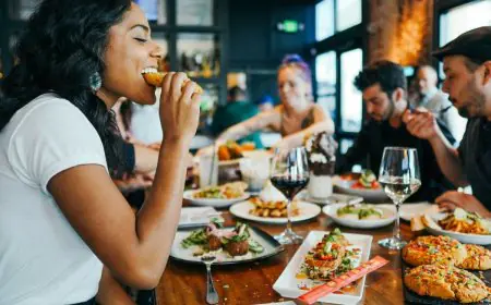 Nutritionist Shares 8 Tips To Stay On Track With Your Diet While Eating Out