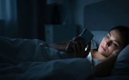 Experts Explain How Staying Up Past Midnight Disrupts Your Heart’s Natural Rhythm