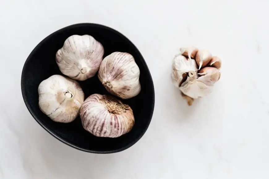 Raw Garlic Every Morning? Here’s What It Does To Your Body