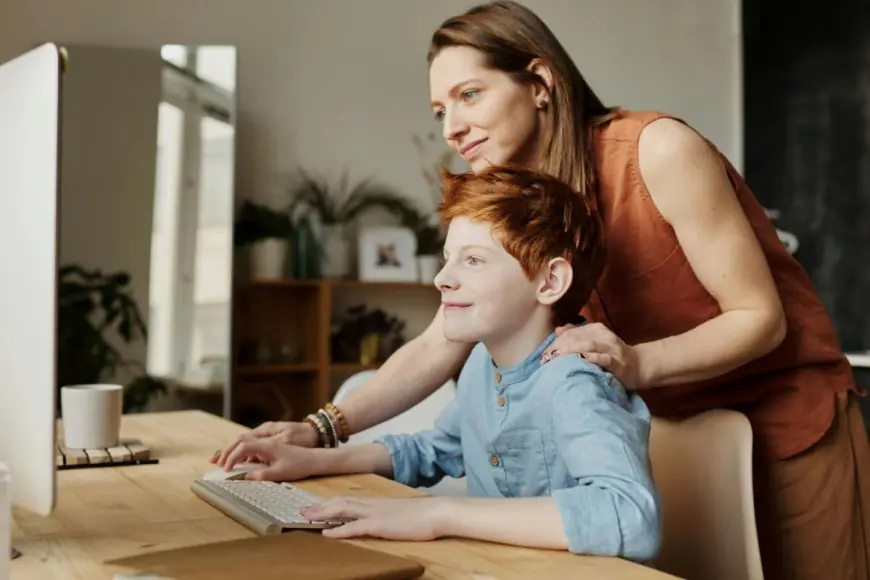 Parenting In Digital Age: 10 Smart Ways To Raise Kids In This Era