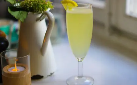 This Sparkling Wine Cocktail Recipe Is Perfect To Shake Up For Your Next Christmas Party