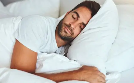 How Sleeping In Late On Weekends Disrupts Your Brain More Than You Realise