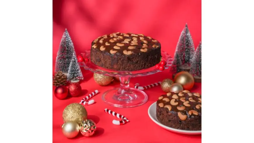 Deliure Marks Christmas with Its Signature Vegetarian, Alcohol-Free Plum Cake