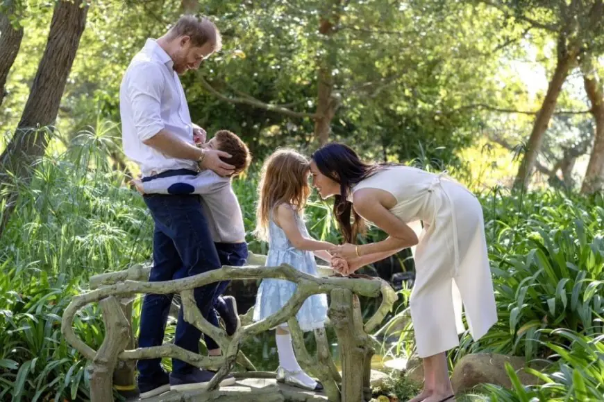 William And Catherine, Harry And Meghan Release Annual Christmas Card Portrait