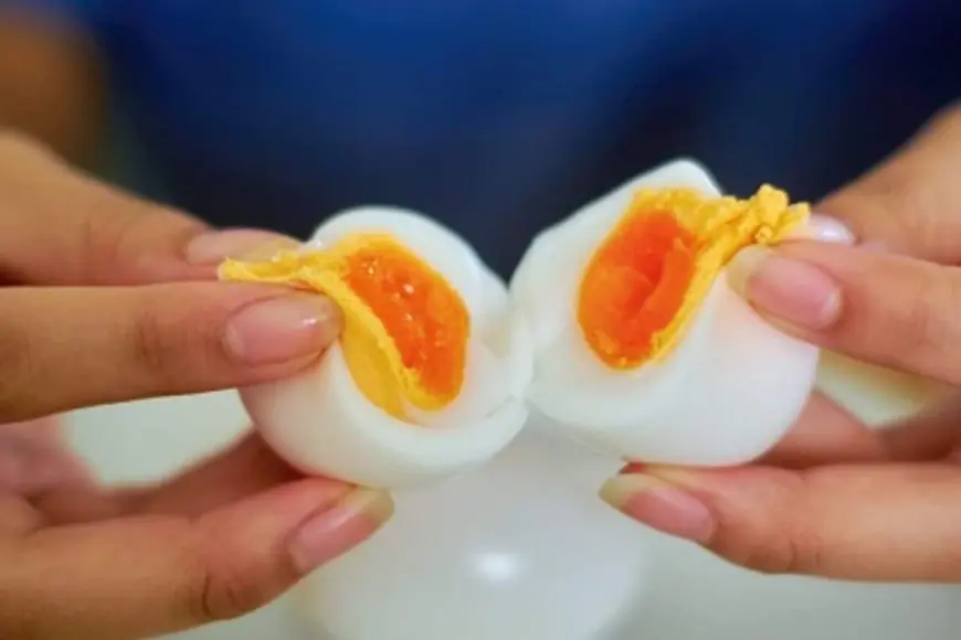 Want Perfect Boiled Eggs Every Time? Just Add This To The Water