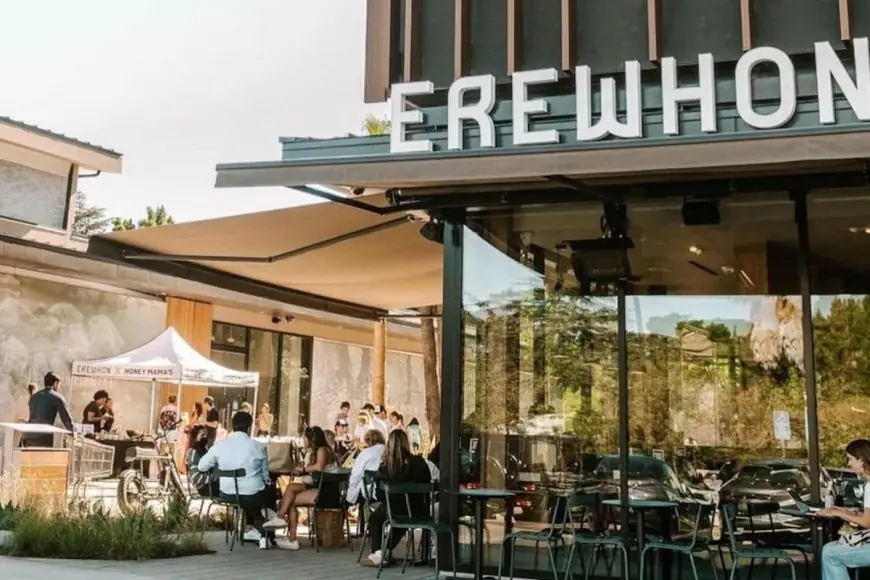 As Grocery Stores Fade In India, LA Is Turning Them Into A Cultural Phenomenon