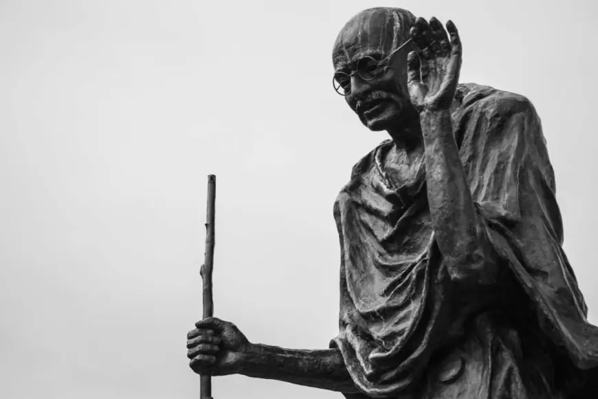 Mahatma Gandhi Death Anniversary: Top 8 Inspiring Quotes By The Father Of The Nation