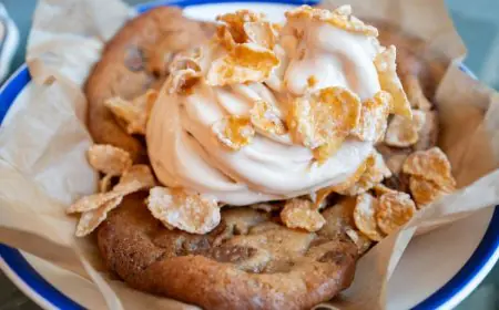 Easy Chocolate Chip Cookies To Make For Your Loved Ones This Valentine's Day