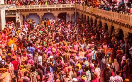 From Lathmar To Masan, Here Are 8 Most Fascinating Holi Celebrations Across India