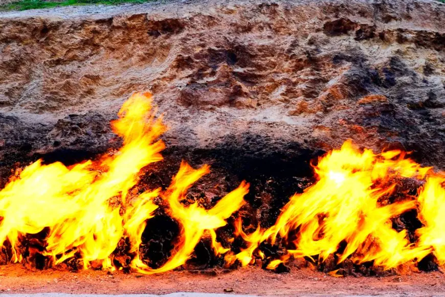 Burning For 5,000 Years And Still Blazing: The Surprising Mystery Behind Azerbaijan’s Eternal Fire Mountain