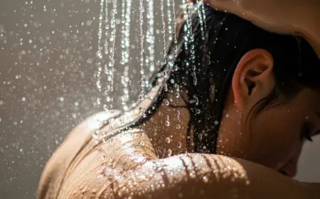 What’s The Best Temperature To Shower? Doctors Weigh In On The Hot VS Cold Debate