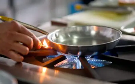 LPG Cylinder Running Out Too Quickly? These 8 Kitchen Habits May Be Wasting Your Cooking Gas