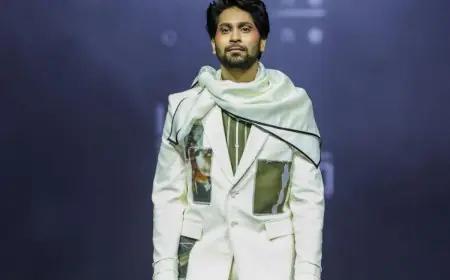 Priyanka Chopra Praises Ankush Bahuguna For Meghna Walk At Lakmē Fashion Week