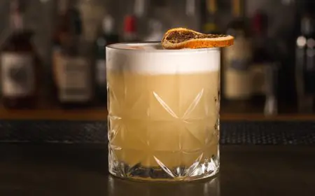Upgrade Your Evenings With These Bold Whiskey-Based Sips For The Weekend