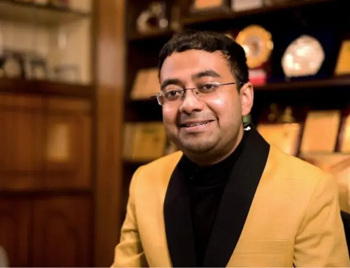 Kolkata’s Startup, Yes Sir Secures Funding to Expand Men-Only At-Home Massage & Grooming Services across India