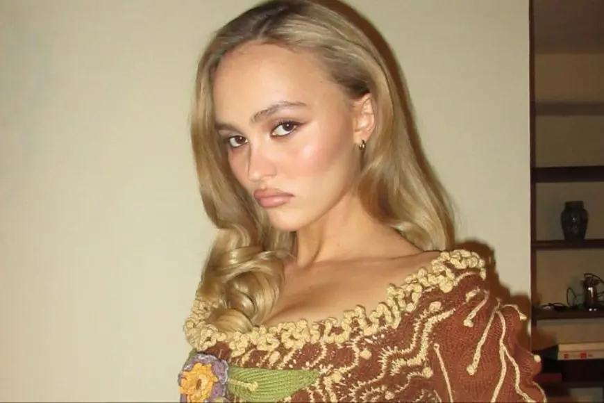 Move Over Duck Face: The Gen Z Pout Is Moodier, Sharper And Fully Self-Aware