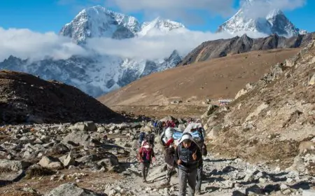 Are Nepal Sherpas Really 'Poisoning' Mt Everest Climbers? Full Scam Explained